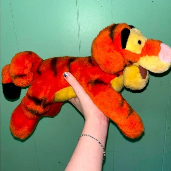 laying tigger Disney - Picture 2 of 6